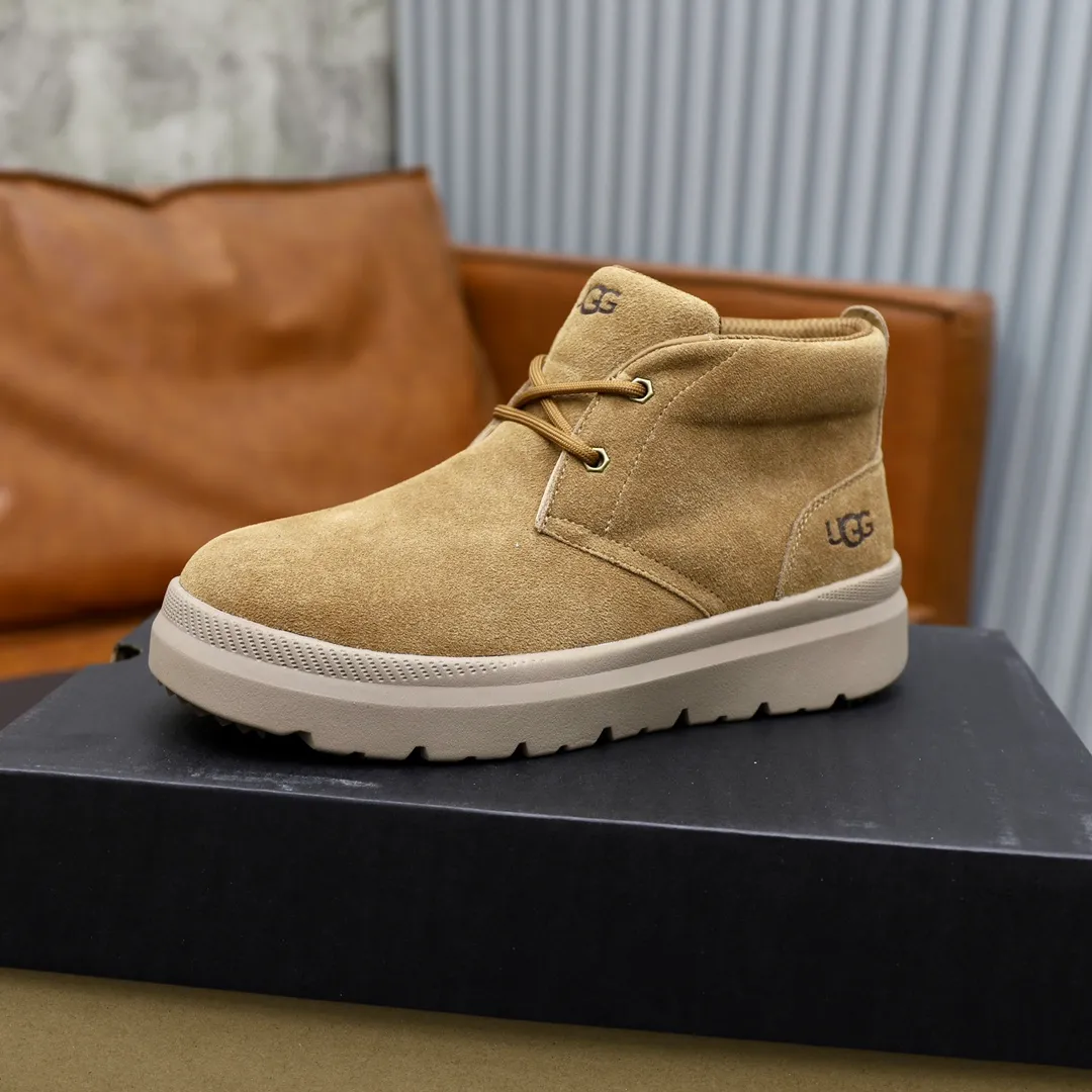 Ex-factory price: 520💰Thick wool imported from Australia Brand: UGG genuine purchase Size: 39-44 (45 customized) Grade: Official website 1:1 Material: First layer of genuine leather waterproof and antifreeze upper Real wool lining Original non-slip and wear-resistant outsole Style category: Men's casual shoes Trendy style Comfortable on the feet Color: Official website color synchronization